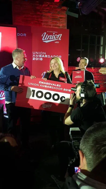 Korošica Urška Bricman iz Punkta zmagala v točenju piva