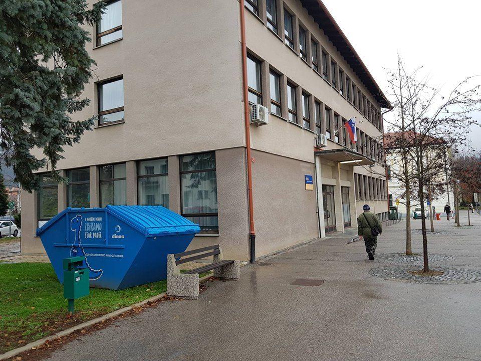 Preverite, kje stoji zabojnik in kako še lahko pomagate Lovru iz Dravograda