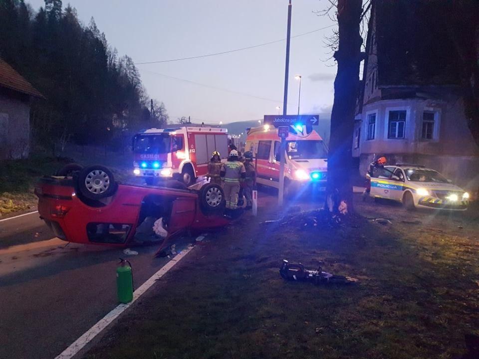FOTO: V prometni nesreči posredovali tudi gasilci PGD Radlje ob Dravi