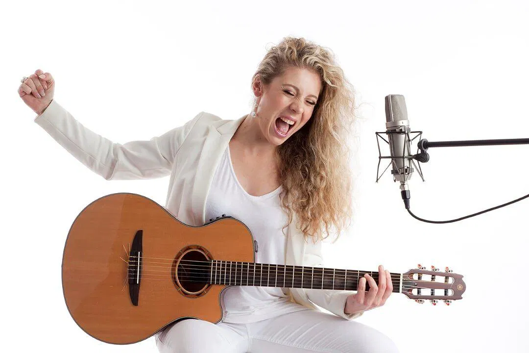 Korošica Dunja je v polfinalu oddaje Slovenija ima talent