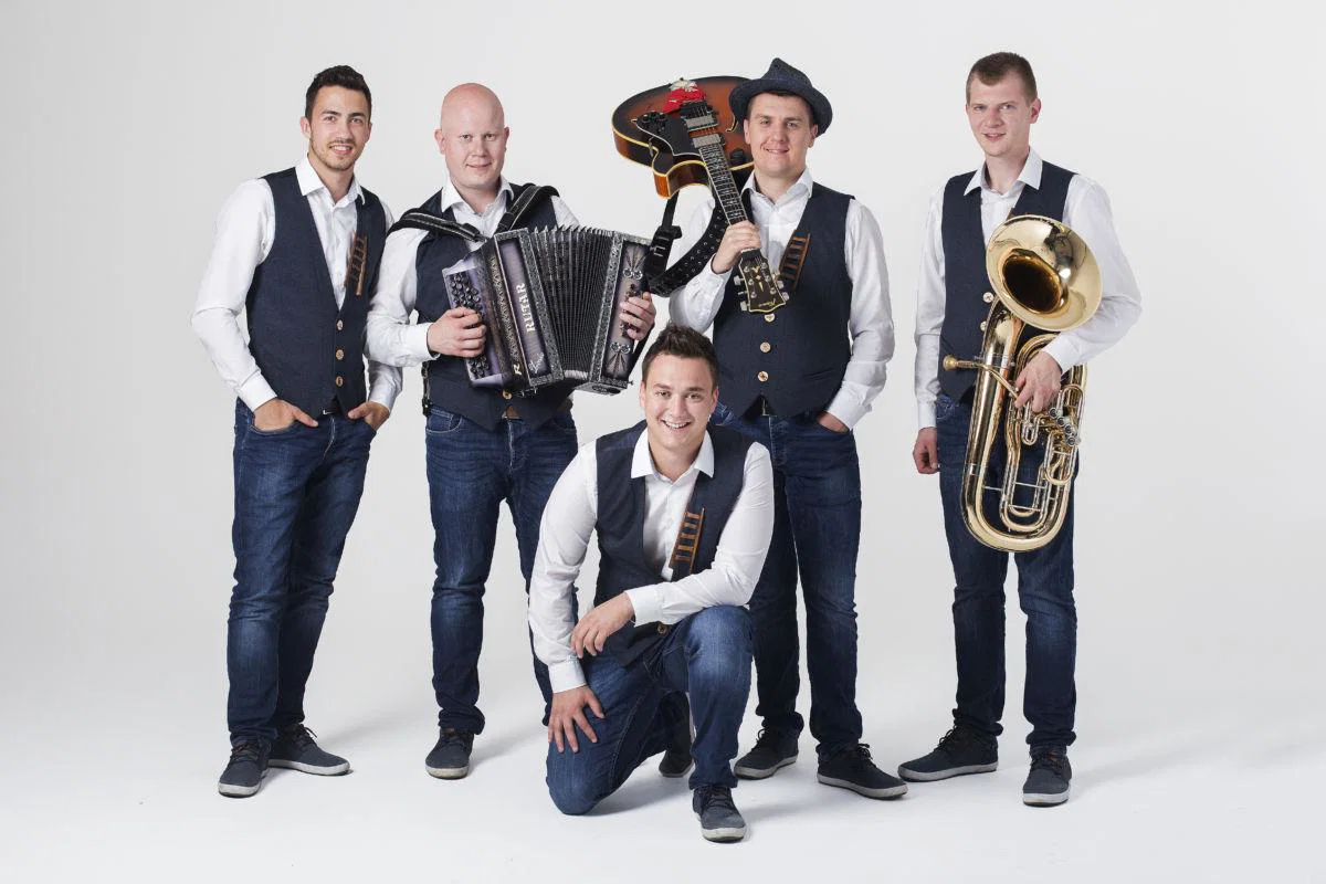 Ansambel Lojtrca z novo polko - Ko ti boš mama