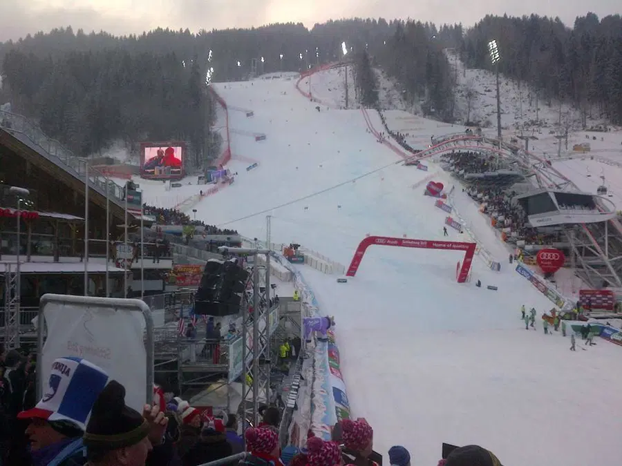 V trčenju na smučišču na Peci poškodovan slovenski smučar