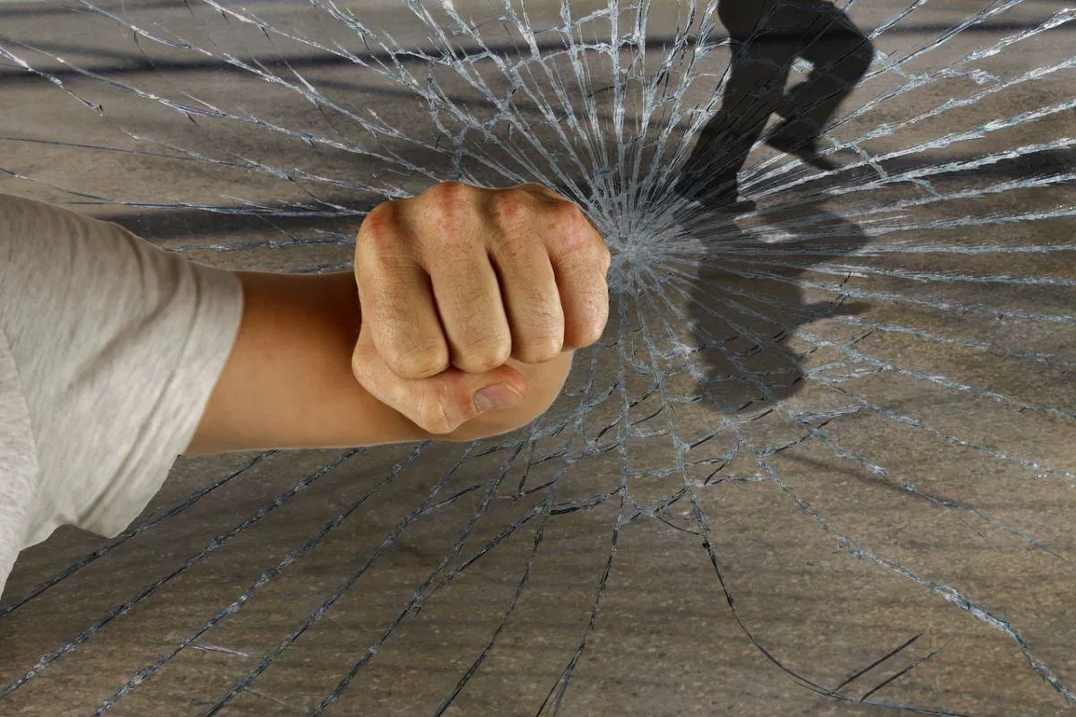 Nakradli za devet tisočakov telefonov