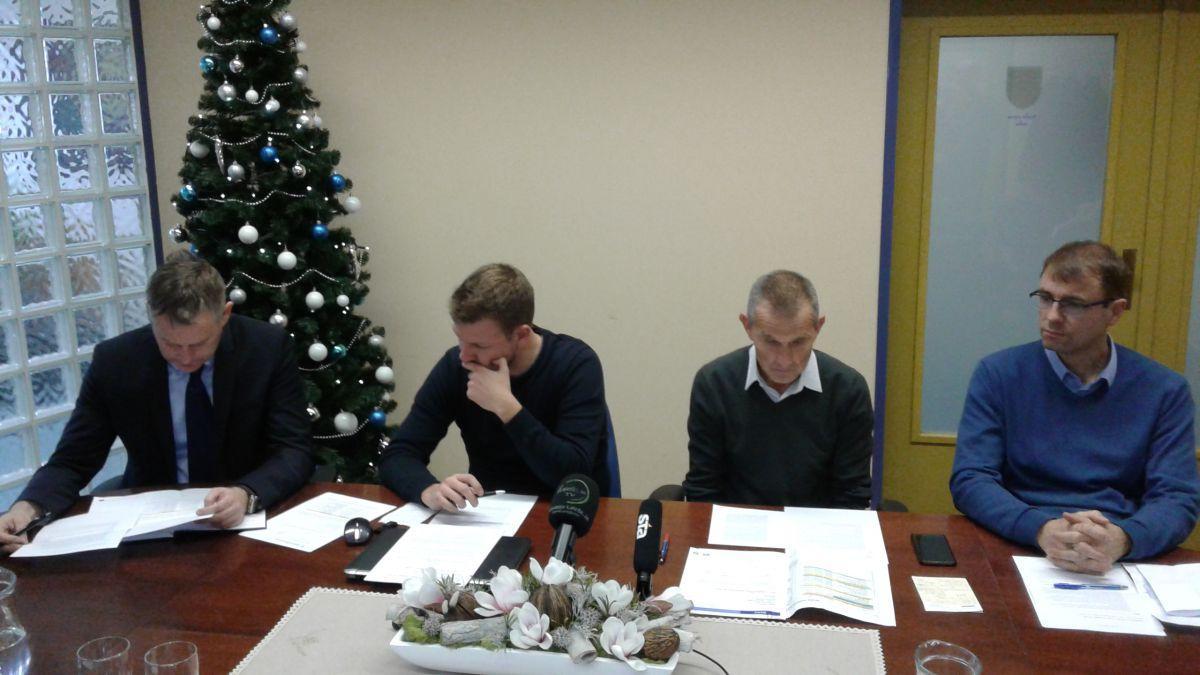 FOTO in VIDEO: Odbor za izgradnjo 3. razvojne osi ostro proti Darsu