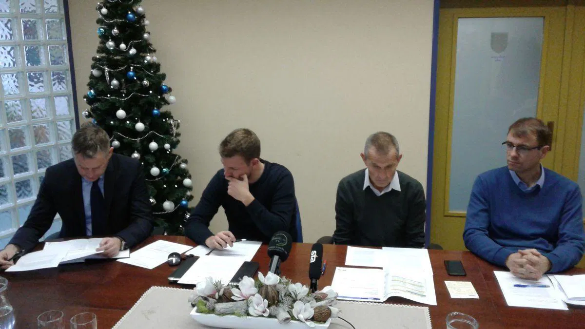 FOTO in VIDEO: Odbor za izgradnjo 3. razvojne osi ostro proti Darsu