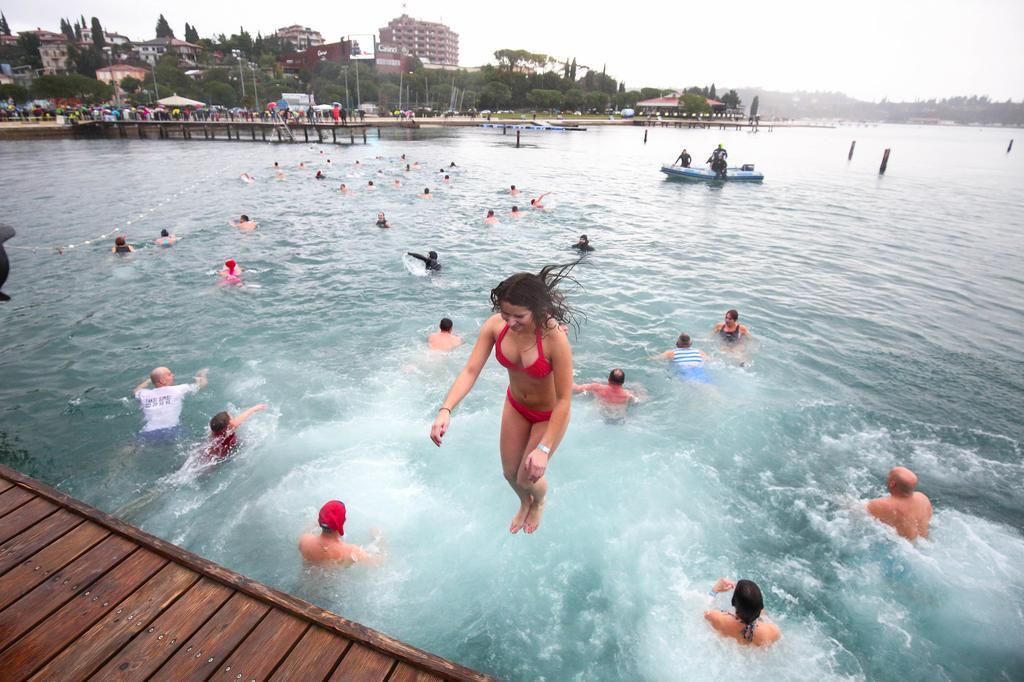 Portorož vabi na jubilejni 15. Novoletni skok v morje
