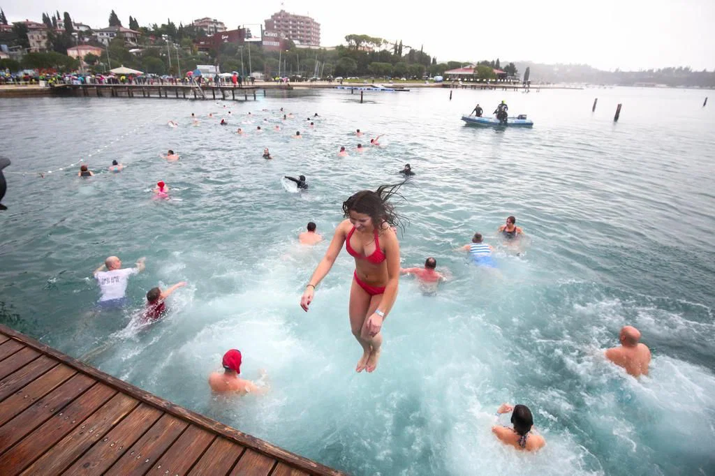 Portorož vabi na jubilejni 15. Novoletni skok v morje