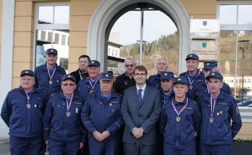 Državni prvaki PGD Kotlje na sprejemu pri županu Raven