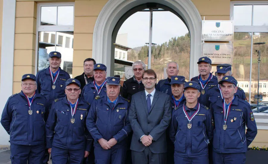 Državni prvaki PGD Kotlje na sprejemu pri županu Raven