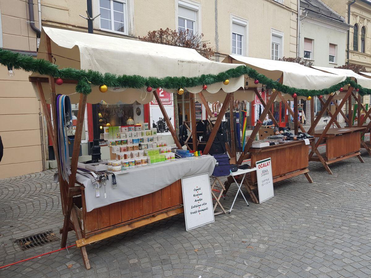 Pogoji za izvedbo božičnih sejmov predvidoma znani v četrtek. Medtem v Ljubljani še naprej poteka neograjen božični sejem