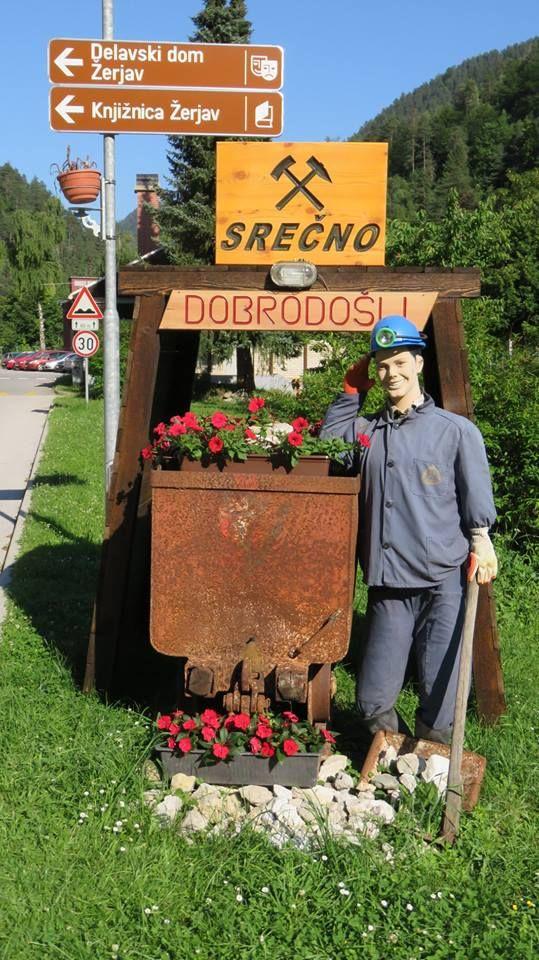 Veseli december v Žerjavu - prižig prazničnih lučk in komedija Mutasti muzikant