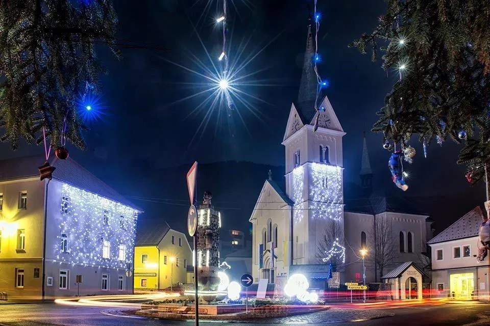 Dilema: Kam zvečer v Črni? Na Pidžija ali orientalsko plesalko Hasno?