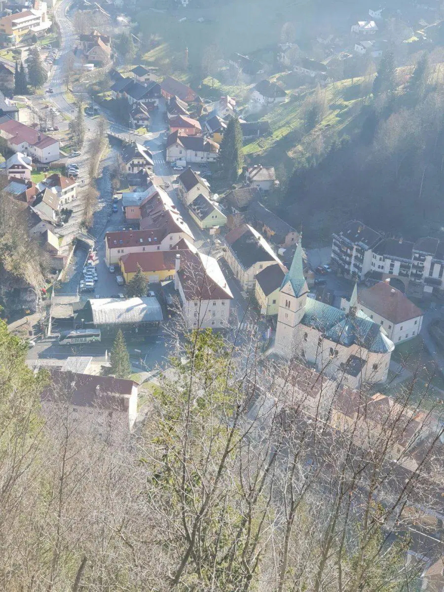 Čebelam najbolj prijazna občina je Črna na Koroškem