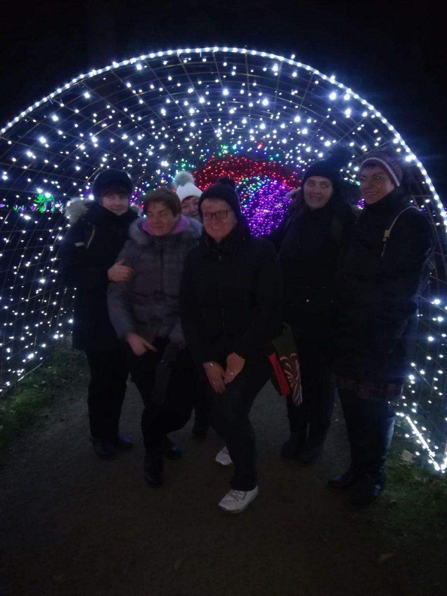 Kmetice iz Mislinjske doline na predbožičnem izletu v Savinjski dolini