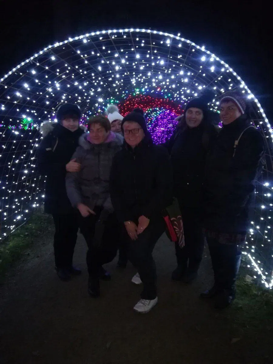 Kmetice iz Mislinjske doline na predbožičnem izletu v Savinjski dolini