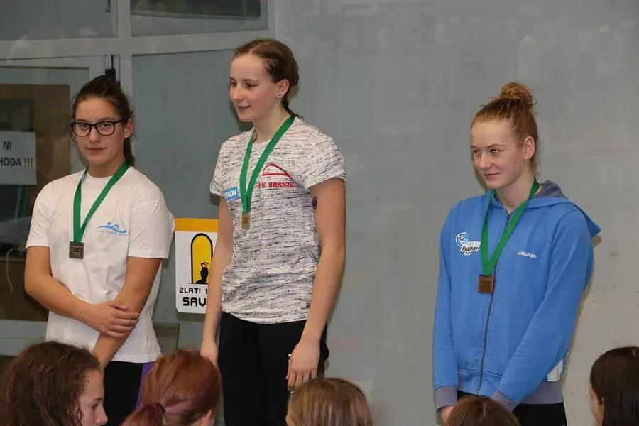 FOTO: Plavalcem Fužinarja 15 medalj na plavalnem mitingu v Ljubljani