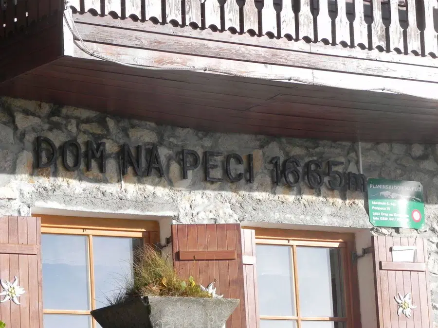 Dom na Peci išče nekaj parov pridnih rok za delo v poletni sezoni