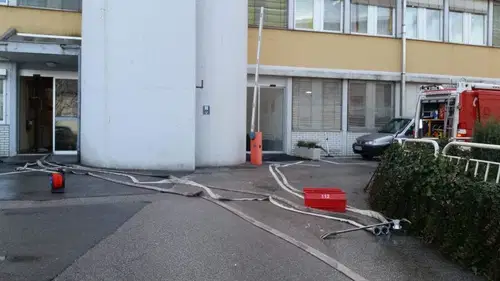 Gasilci na delu: počena vodovodna cev in trije požari