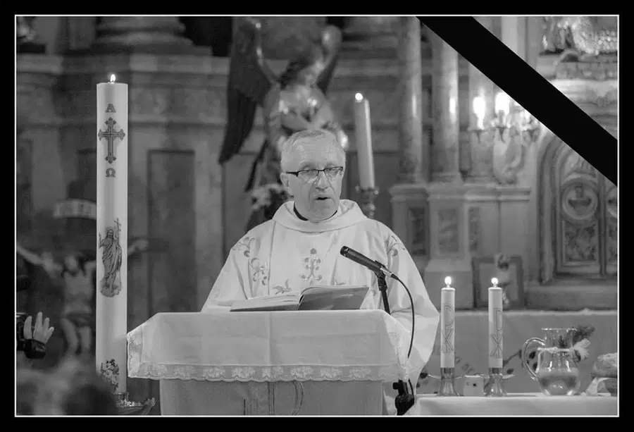 FOTO: V slovo črnjanskemu župniku mag. Tonetu Vrisku pripravili tudi zloženko