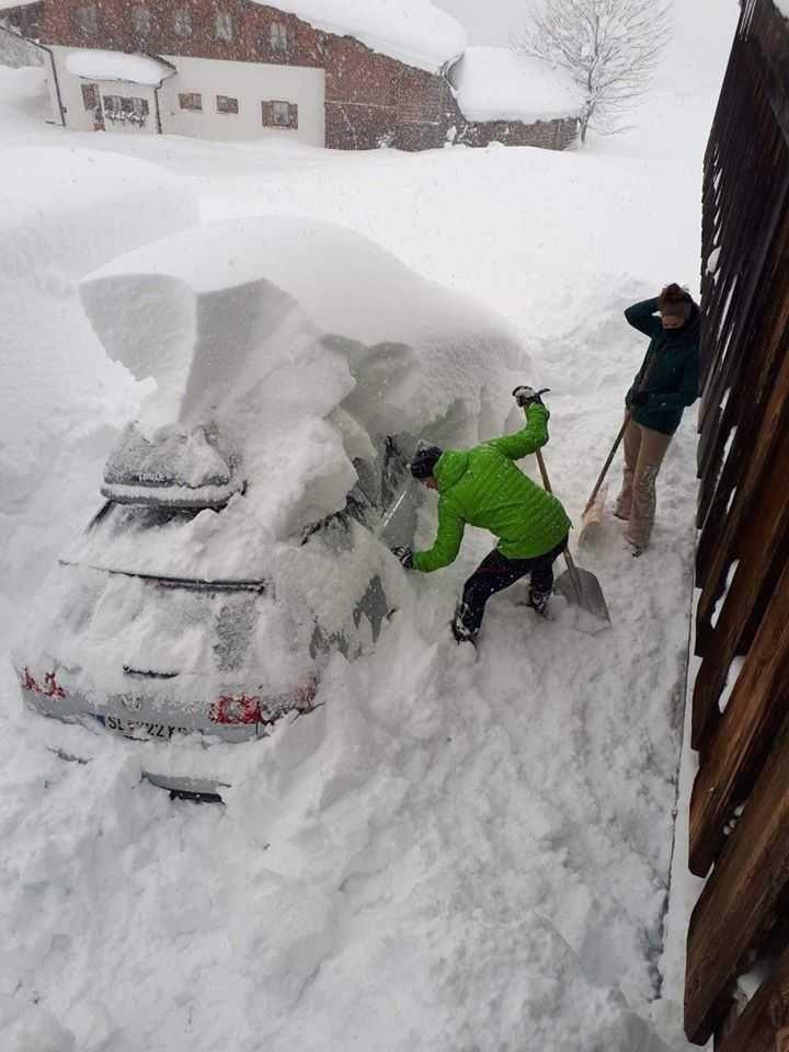 FOTO: Oglejte si koliko snega imajo v sosednji Avstriji
