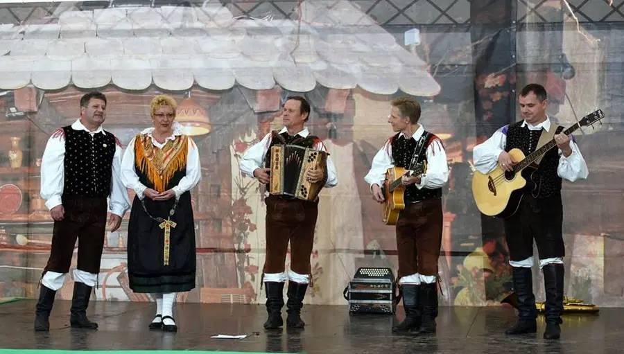 Ansambel Braneta Klavžarja vabi na Parado domačih Koroškega radia