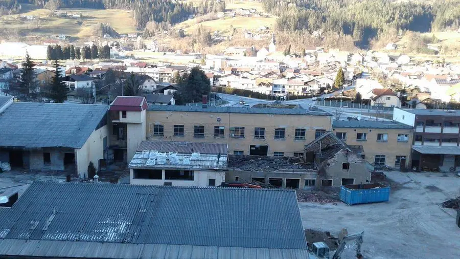 Urna iz Mežice kmalu na Prevaljah: Rušitvena dela so stekla, iščejo se najemniki, na vidiku dodatne zaposlitve