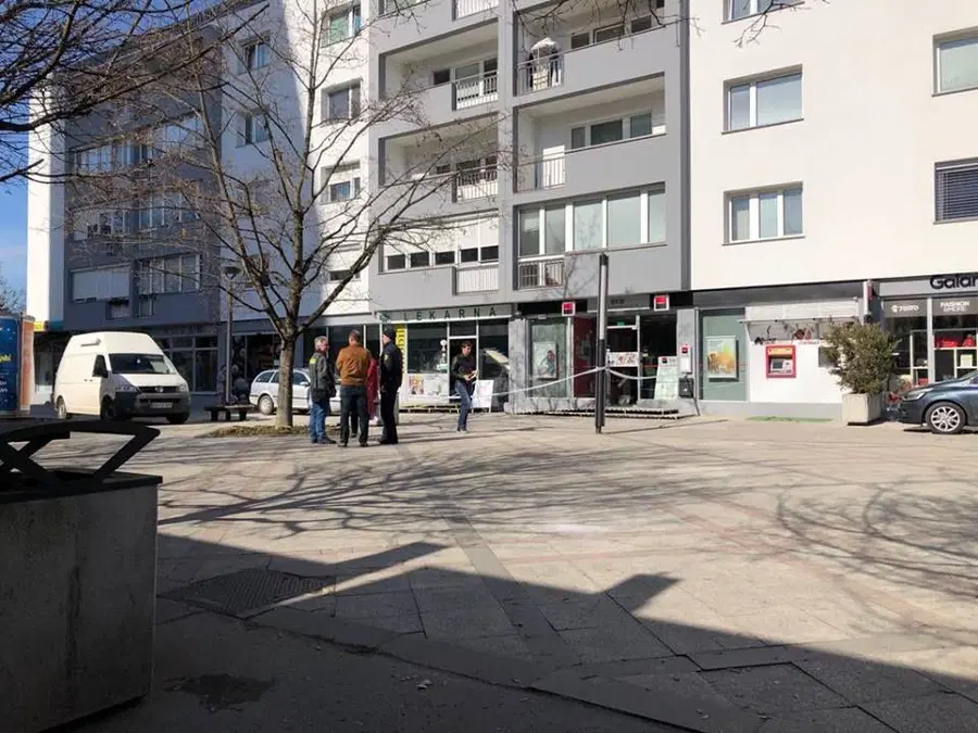 Neznani storilec oropal banko v Velenju, policija ga še išče