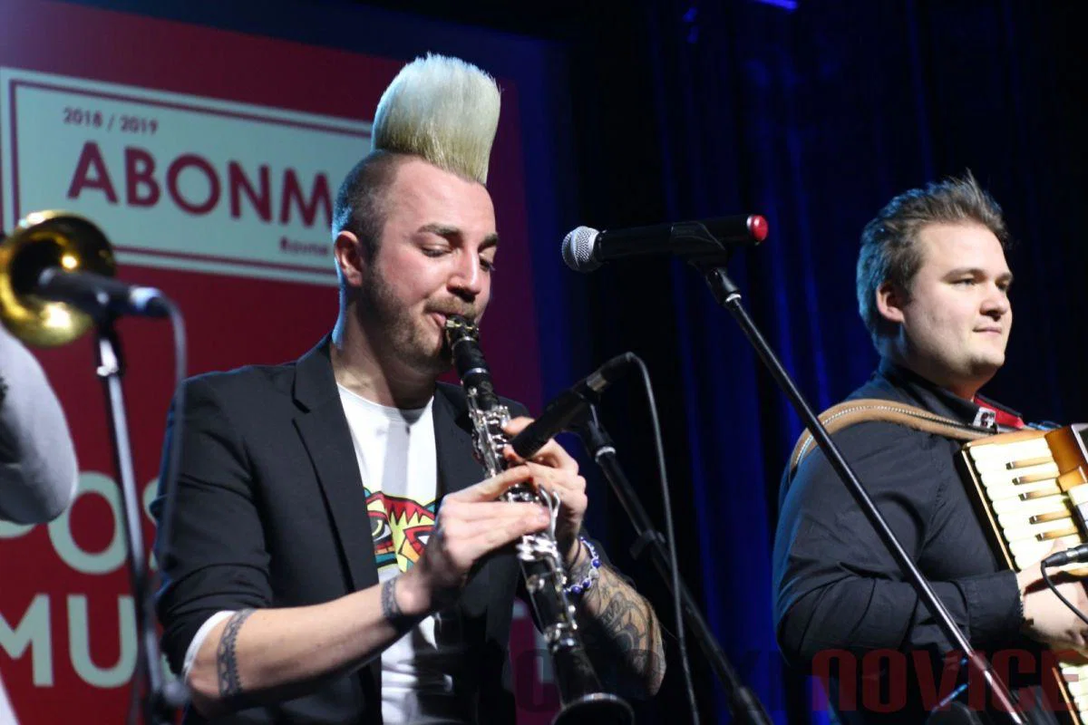 FOTO: Poskočni muzikanti in Trio Klemna Rošerja navdušili na Ravnah