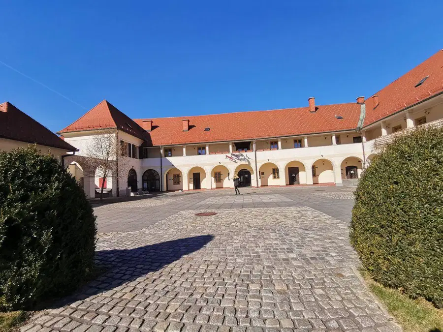 MO Slovenj Gradec objavlja Javni poziv za evidentiranje prostorov za mladinske in gostinske dejavnosti v Slovenj Gradcu