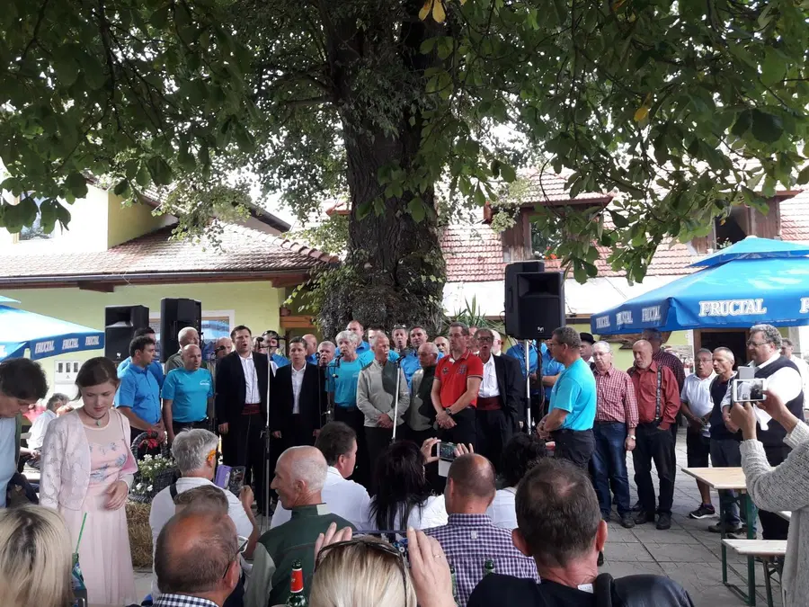 Pod lipo pri Marinu bo spet veselo. KD Šentanel vabi k sodelovanju glasbene skupine in društva