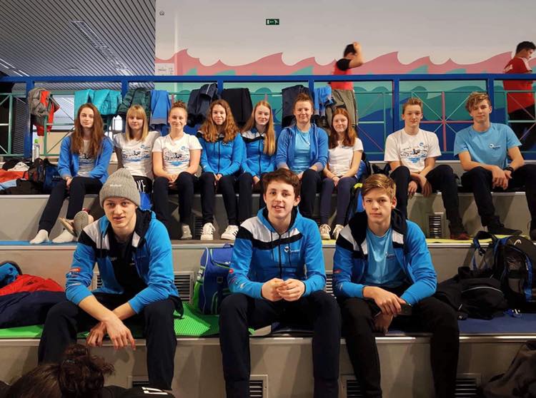 Ravenski plavalci po mednarodnem tekmovanju v Kranju bogatejši za šest medalj