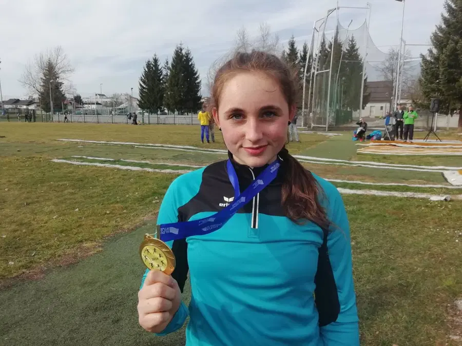 FOTO: Novi izjemni dosežki atletinj Atletskega kluba Slovenj Gradec