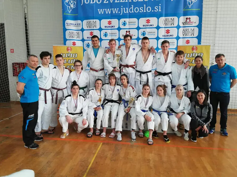 FOTO: Osnovnošolci in srednješolci uspešni na državnem prvenstvu v judu