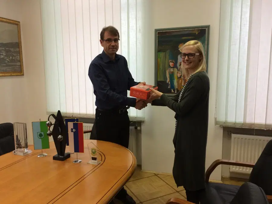 Občina Ravne na Koroškem podpira iniciativo »Heroji furajo v pižamah«