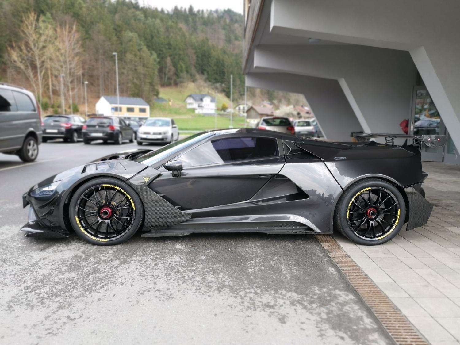 FOTO in VIDEO: Podpis pogodbe s podjetjem Tushek Supercars izjemna priložnost za študente FTPO