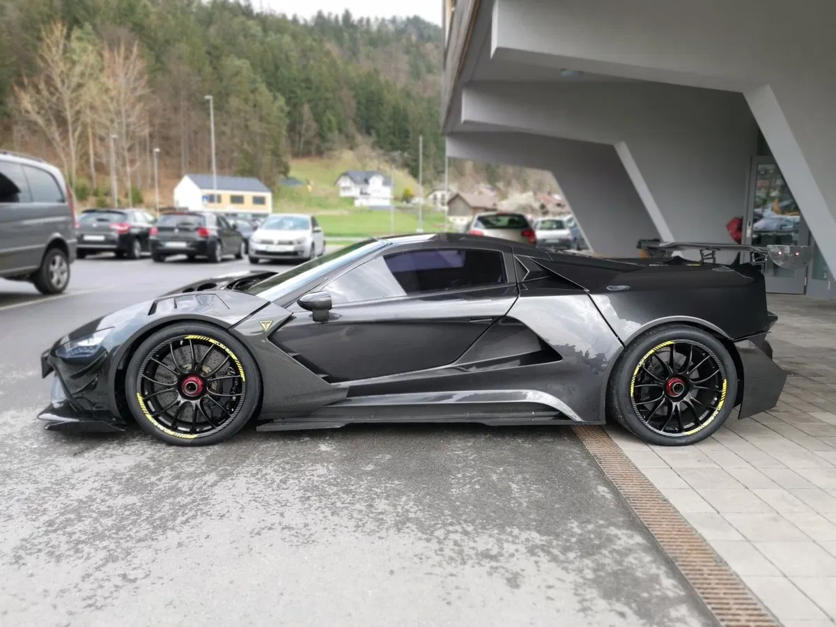FOTO in VIDEO: Podpis pogodbe s podjetjem Tushek Supercars izjemna priložnost za študente FTPO