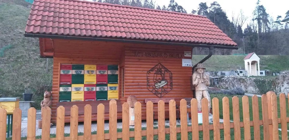 Trije javni razpisi za čebelarje v vrednosti 400 tisoč evrov