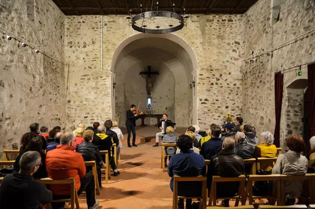 Koncertni večer Boruta Morija in Igmara Jennerja v cerkvi sv. Vida (FOTO)