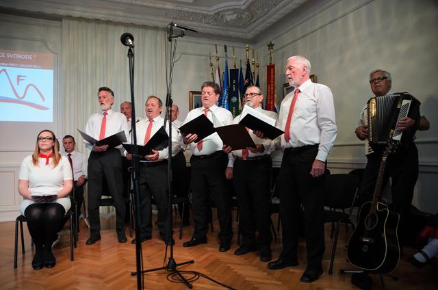 Proslava ob dnevu upora proti okupatorju (FOTO)