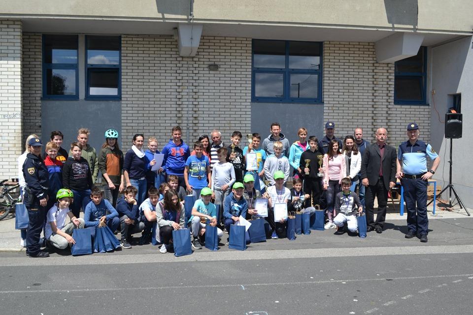 Slovenjgraški policisti skrbijo tudi za preventivno varnost kolesarjev (FOTO)