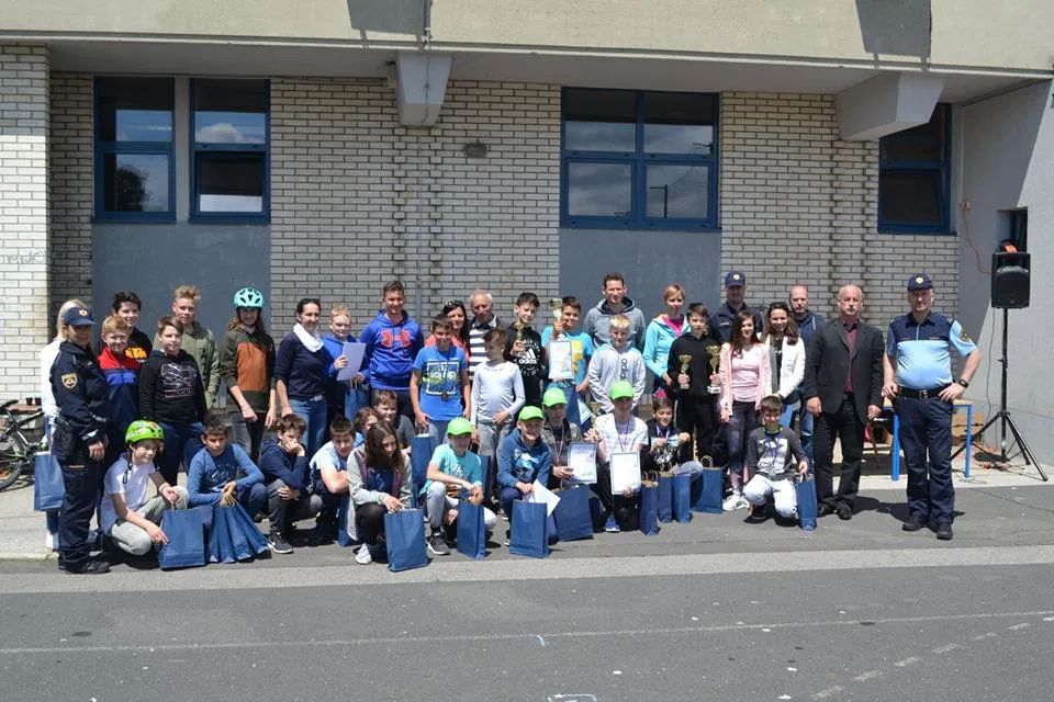 Slovenjgraški policisti skrbijo tudi za preventivno varnost kolesarjev (FOTO)