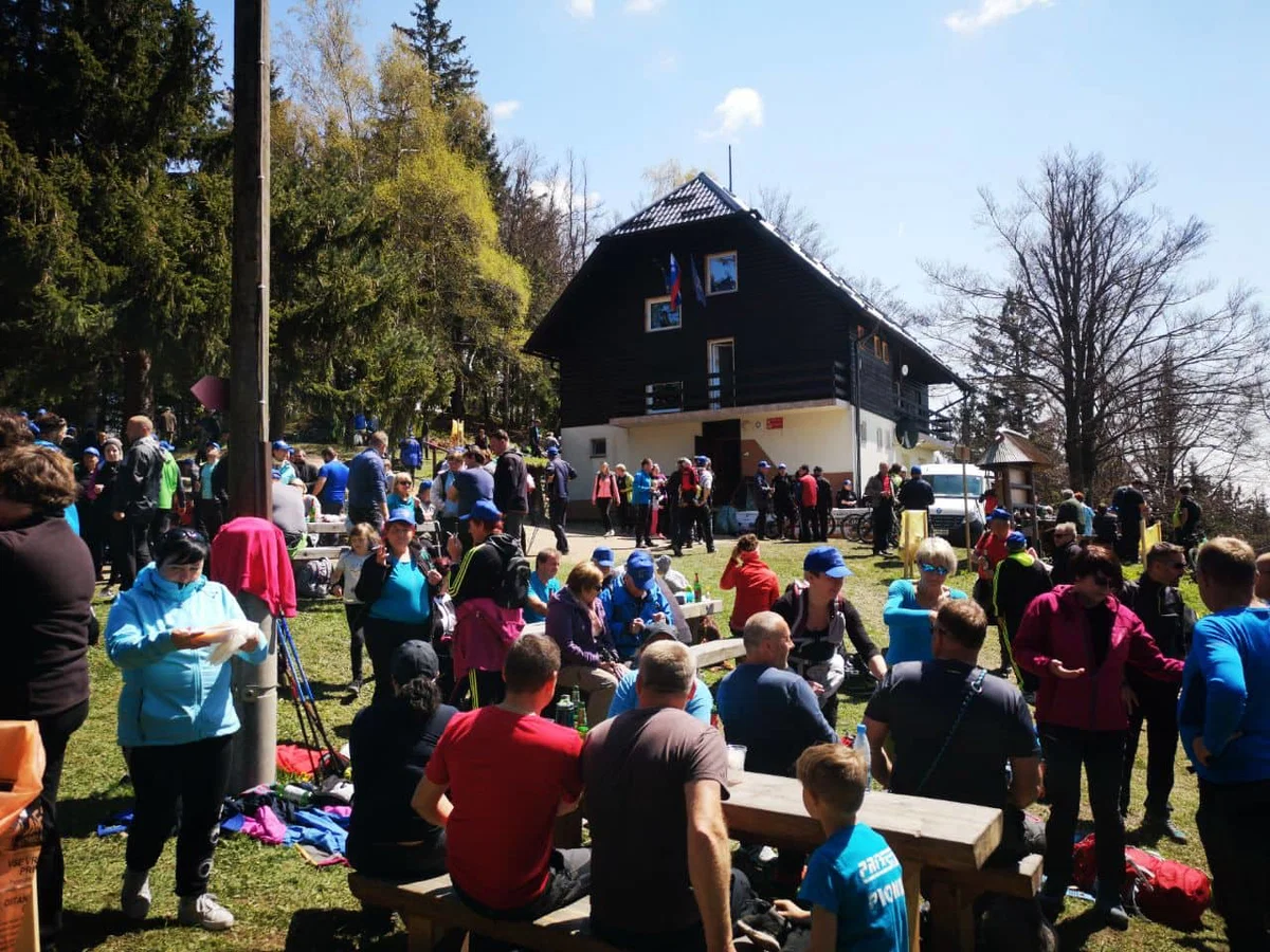 Na Koči pod Kremžarjevim vrhom iščejo oskrbniški par