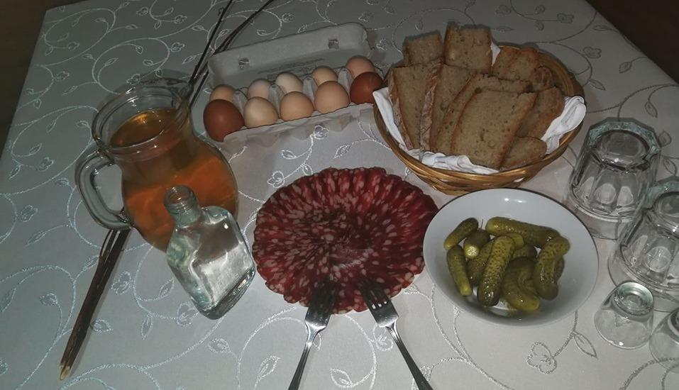 Jajčarija: So tudi pri vas ponoči pobirali jajca? (FOTO)