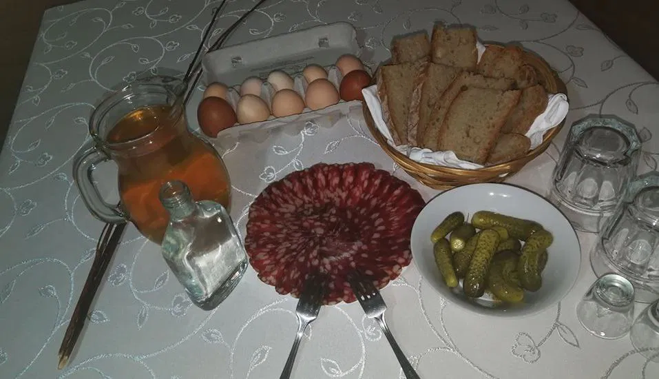 Jajčarija: So tudi pri vas ponoči pobirali jajca? (FOTO)