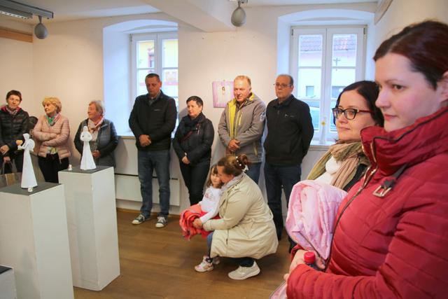 V Dravogradu na ogled razstava ročnih del Marine Štamulak: Angeli so med nami (FOTO)