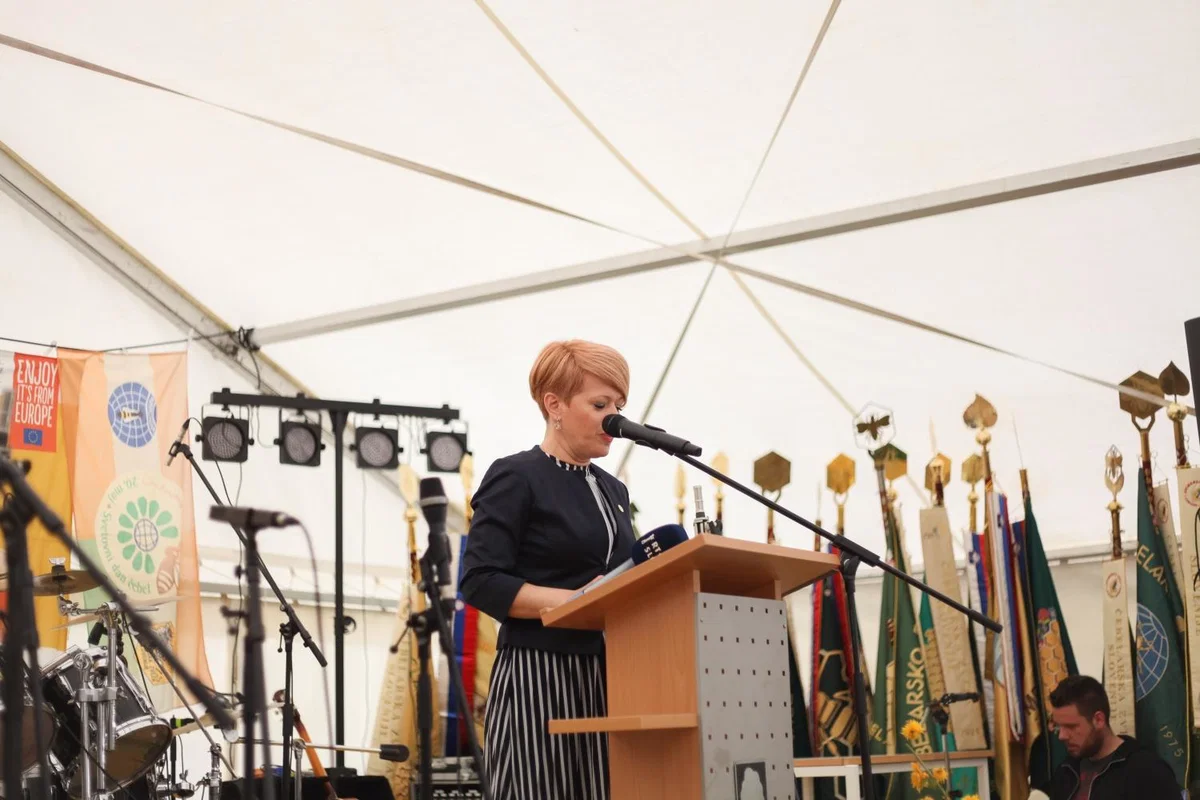 Pivčeva premagala Erjavca in prevzela vodenje DeSUS