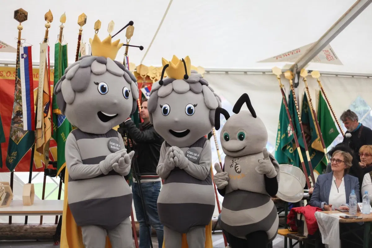 Boštjan noč: "Danes slovenski čebelarji v srcih ne praznujemo, žal žalujemo. Obeta se nam katastrofalna čebelarska letina" (VIDEO in FOTO)