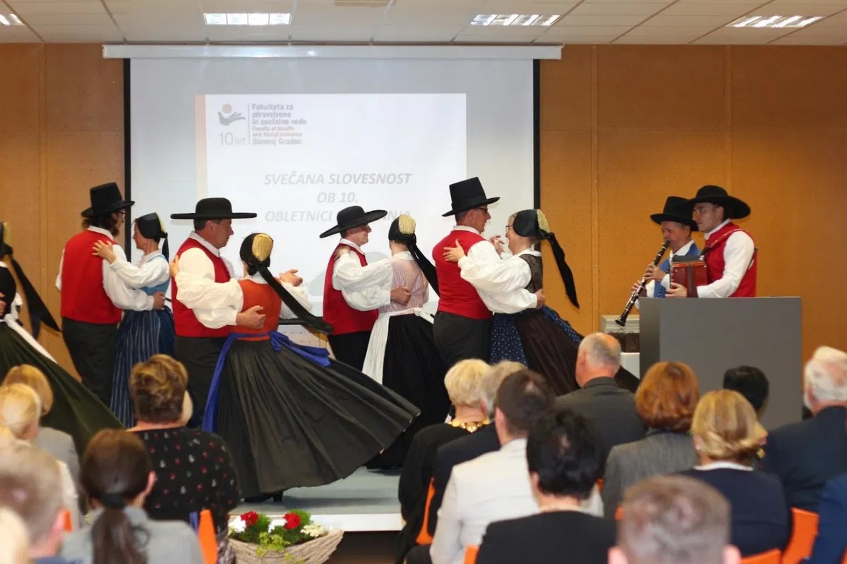 V Slovenj Gradcu slovesno ob 10. obletnici delovanja Fakultete za zdravstvene in socialne vede (FOTO)
