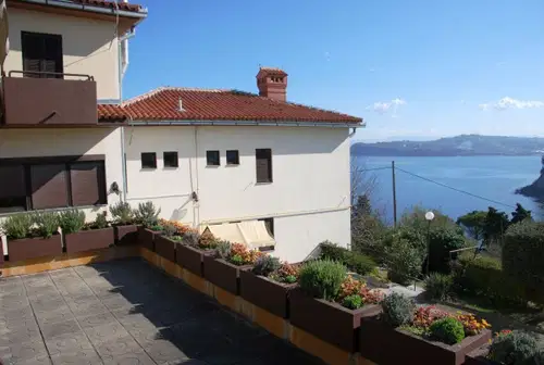 Poletna priložnost ob morju – SPOTUR išče animatorje, učitelje plavanja in reševalce