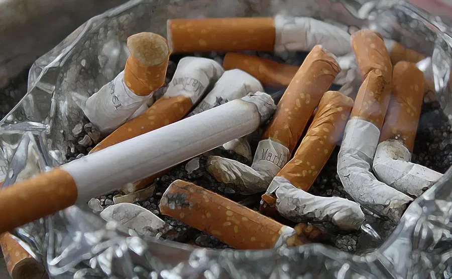 Večni problem: odvrženi cigaretni ogorki – strupen plastičen odpadek